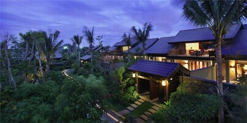 啊要辣油馄饨铺