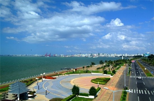 阿坝县开中餐店有什么前景，粥公粥婆特色养生粥加盟在阿坝县开店有哪些优惠